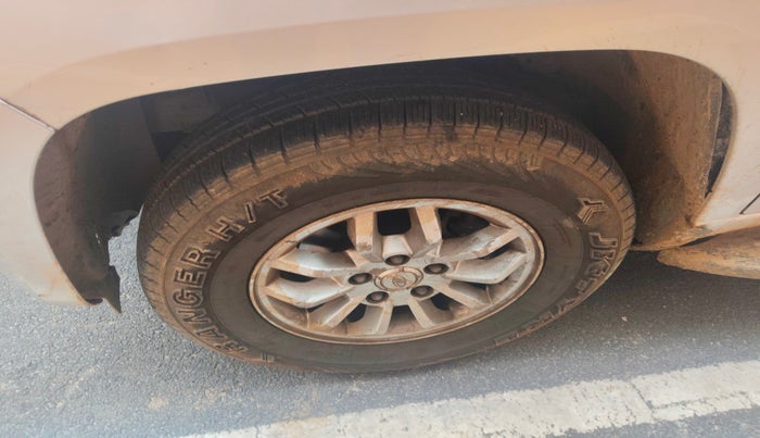 2016 Mahindra TUV300 T8, Diesel, Manual, 1,69,806 km, tyre