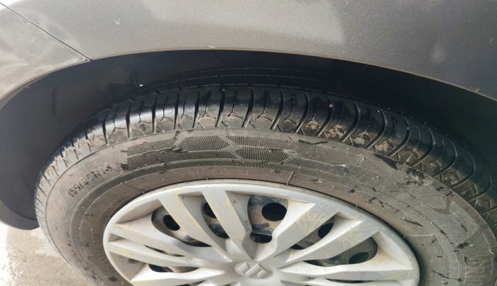 2017 Maruti Dzire VXI, Petrol, Manual, 79,081 km, tyre