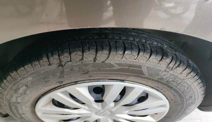 2017 Maruti Dzire VXI, Petrol, Manual, 79,081 km, tyre