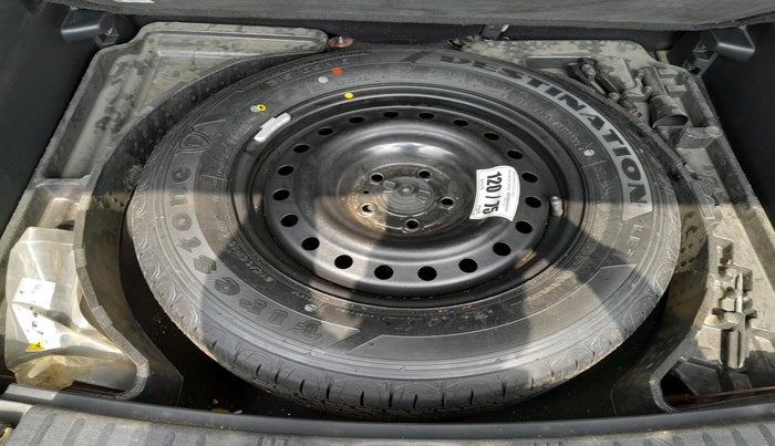 2018 Jeep Compass LIMITED (O) 2.0 DIESEL, Diesel, Manual, 1,35,871 km, tyre