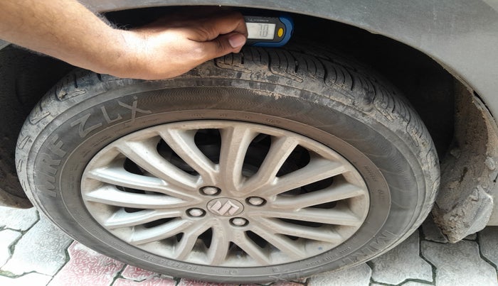 2018 Maruti Dzire ZXI, Petrol, Manual, 58,000 km, tyre