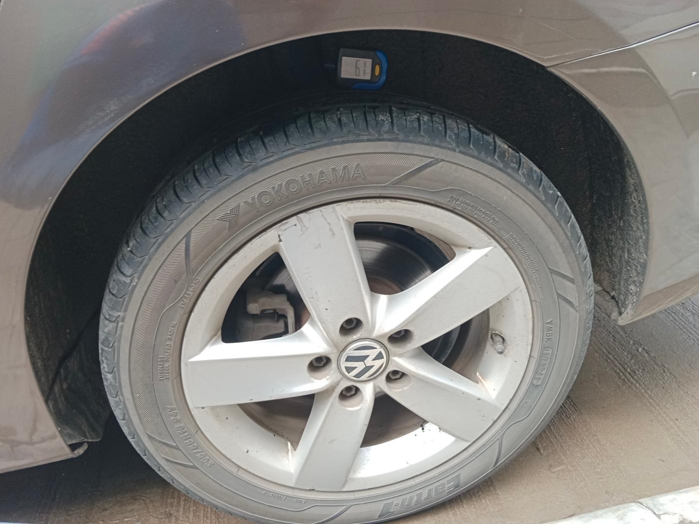 2012 Volkswagen Jetta TRENDLINE TDI, Diesel, Manual, 1,59,474 km, tyre