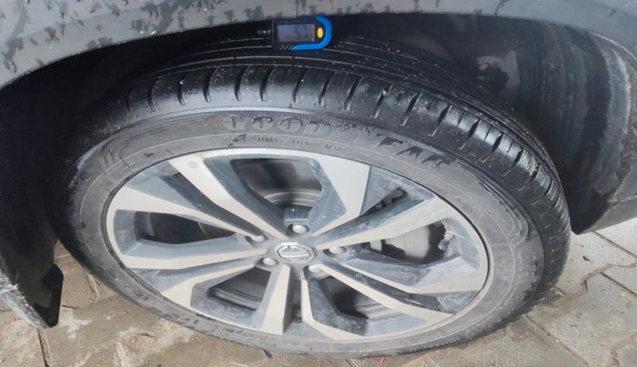 2023 MG HECTOR PLUS SAVVY PRO 1.5 TURBO CVT 7 STR, Petrol, Automatic, 24,029 km, tyre