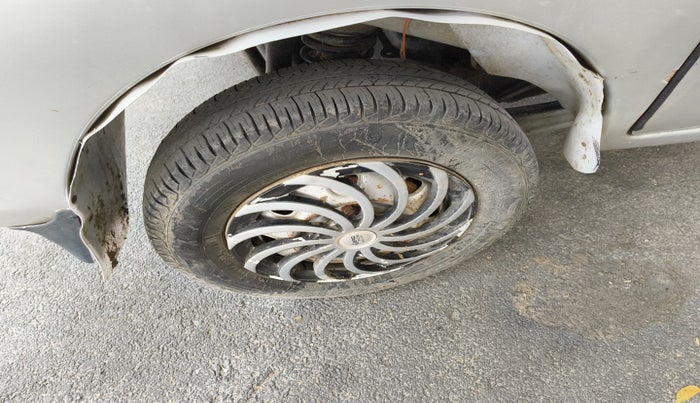 2010 Maruti Eeco 7 STR, Petrol, Manual, 91,251 km, tyre