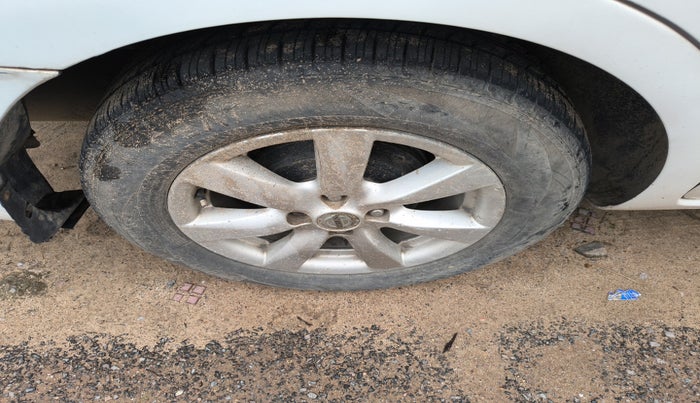 2013 Nissan Sunny XV DIESEL, Diesel, Manual, 1,19,599 km, tyre