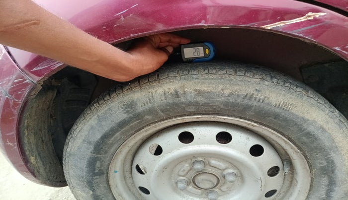 2010 Maruti Ritz LXI, Petrol, Manual, 1,00,000 km, tyre