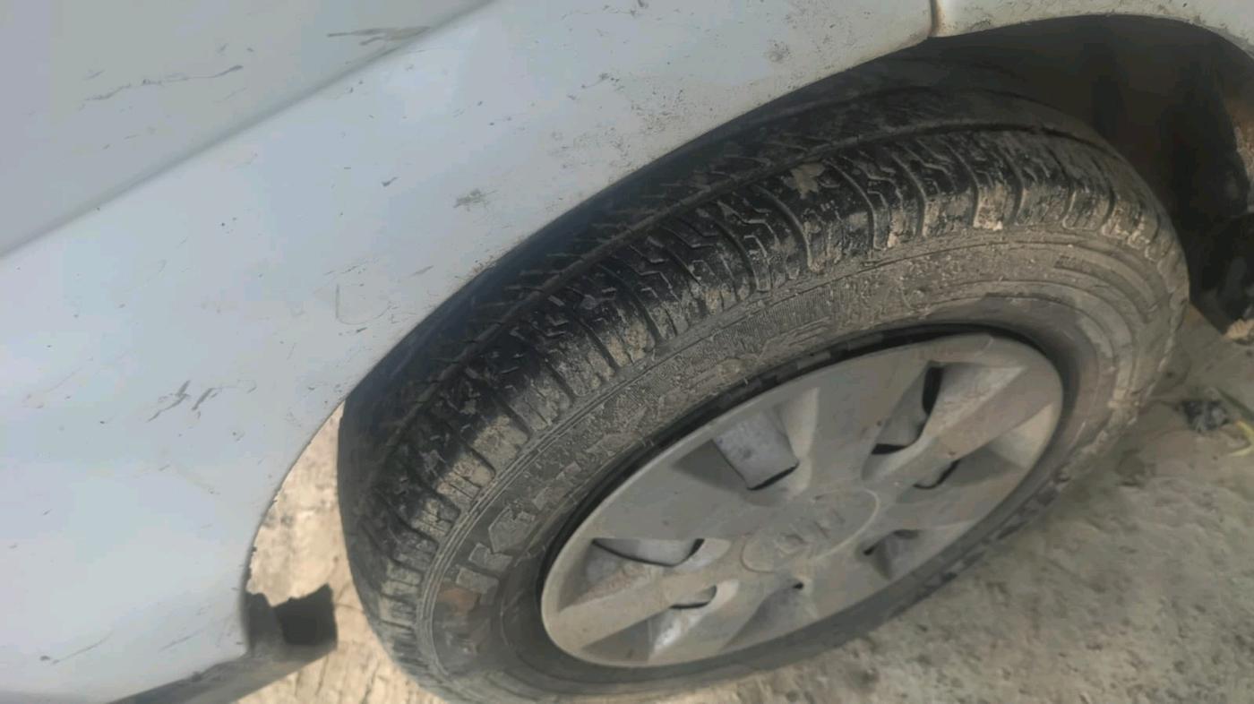 2021 Maruti Eeco 7 STR, Petrol, Manual, 86,978 km, tyre