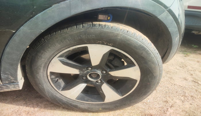 2018 Tata NEXON XZA PLUS PETROL DUAL TONE, Petrol, Automatic, 60,619 km, tyre