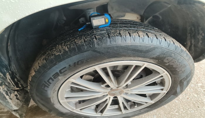 2012 Renault Duster 85 PS RXL DIESEL, Diesel, Manual, 1,13,934 km, tyre