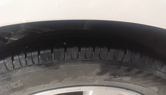 2014 Hyundai Xcent S 1.1 CRDI (O), Diesel, Manual, 1,52,797 km, tyre