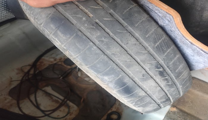 2014 Hyundai Xcent S 1.1 CRDI (O), Diesel, Manual, 1,52,797 km, tyre