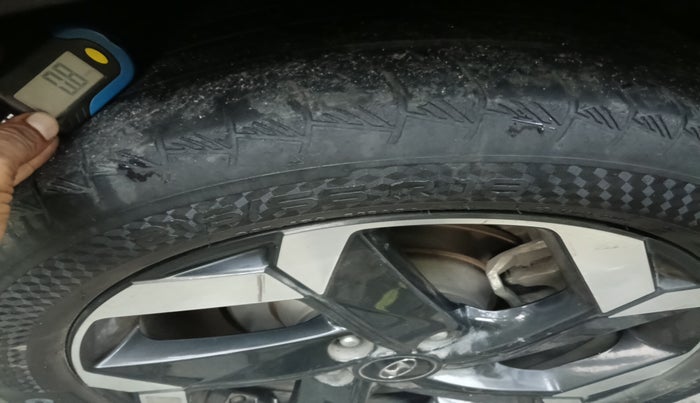 2022 Hyundai ALCAZAR 1.5 SIGNATURE (O) AT 6STR, Diesel, Automatic, 1,05,904 km, tyre