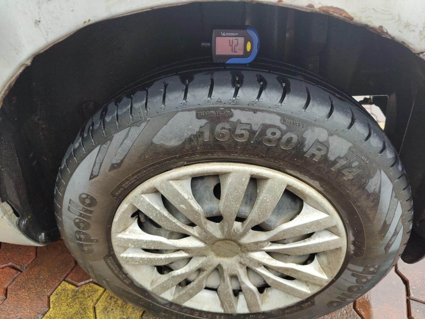 2013 Maruti Swift VDI, Diesel, Manual, 1,20,599 km, tyre