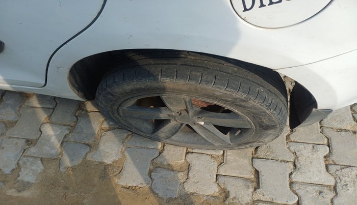2013 Maruti Swift VDI, Diesel, Manual, 1,65,100 km, tyre