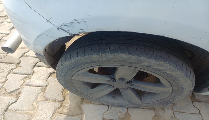 2013 Maruti Swift VDI, Diesel, Manual, 1,65,100 km, tyre