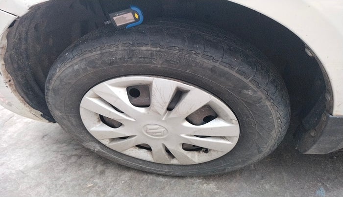 2013 Maruti Swift Dzire VDI, Diesel, Manual, 1,55,651 km, tyre