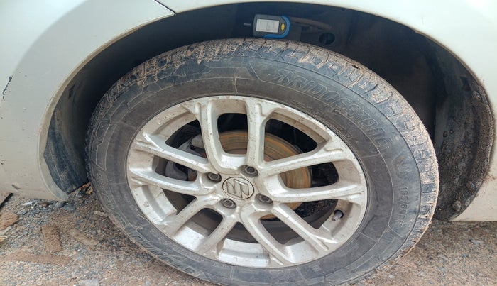 2017 Maruti Dzire VDI, Diesel, Manual, 1,81,835 km, tyre