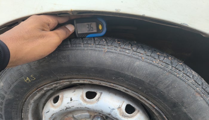 2017 Maruti Alto 800 VXI, Petrol, Manual, 1,09,400 km, tyre