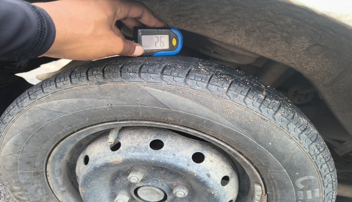 2017 Maruti Alto 800 VXI, Petrol, Manual, 1,09,400 km, tyre