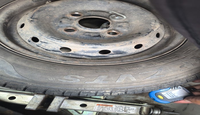 2017 Maruti Alto 800 VXI, Petrol, Manual, 1,09,400 km, tyre