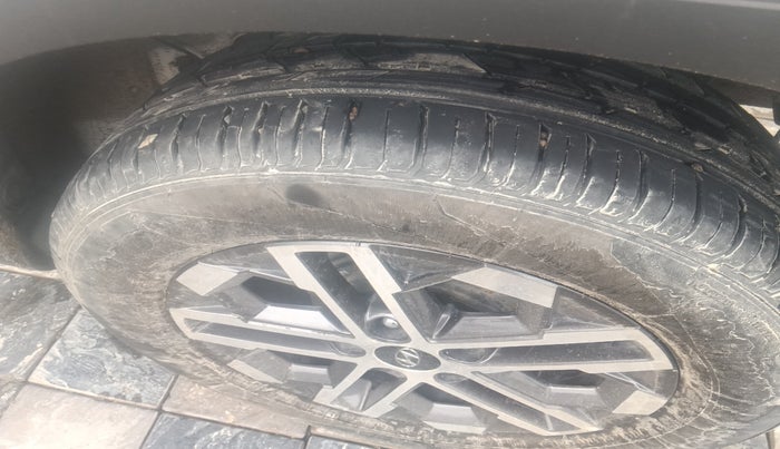 2023 Hyundai VENUE SX 1.5 CRDI, Diesel, Manual, 5,335 km, tyre