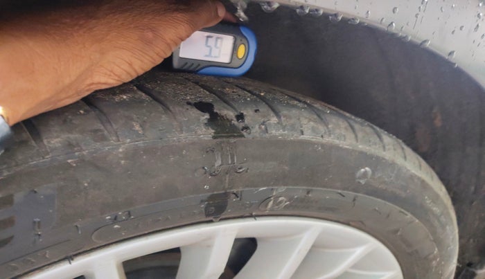 2016 BMW 3 Series 320d Luxury Line, Diesel, Automatic, 96,730 km, tyre