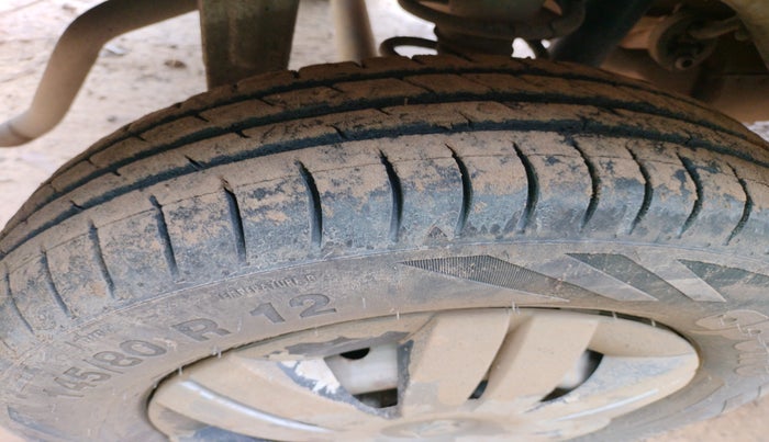 2013 Maruti Alto 800 LXI CNG, Petrol, Manual, 1,89,954 km, tyre