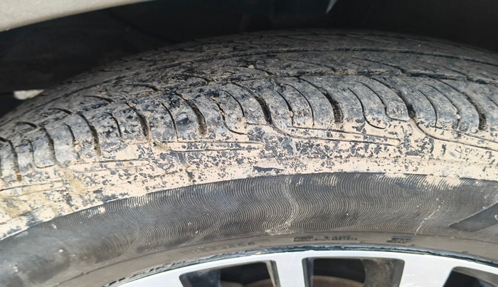 2020 Maruti Dzire VXI, Petrol, Manual, 64,643 km, tyre