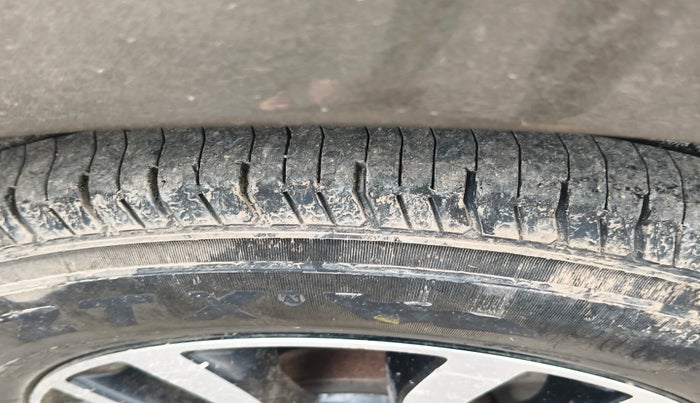 2020 Maruti Dzire VXI, Petrol, Manual, 64,643 km, tyre