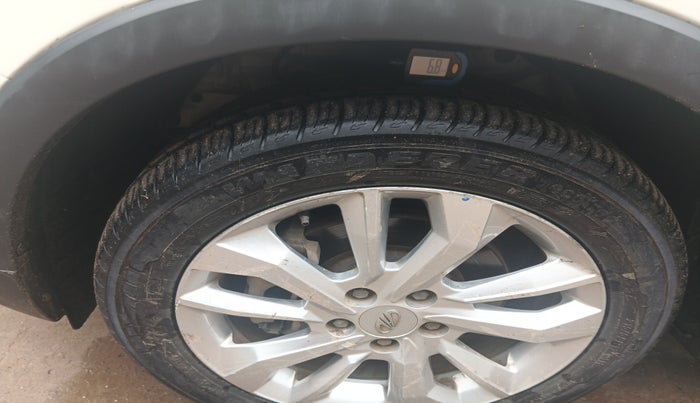 2019 Mahindra XUV300 W8 1.5 DIESEL, Diesel, Manual, 1,48,437 km, tyre