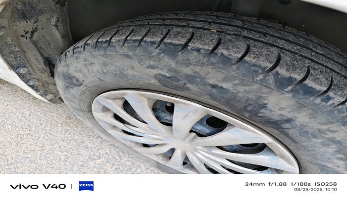 2011 Maruti Swift Dzire VXI, Petrol, Manual, 1,10,185 km, tyre