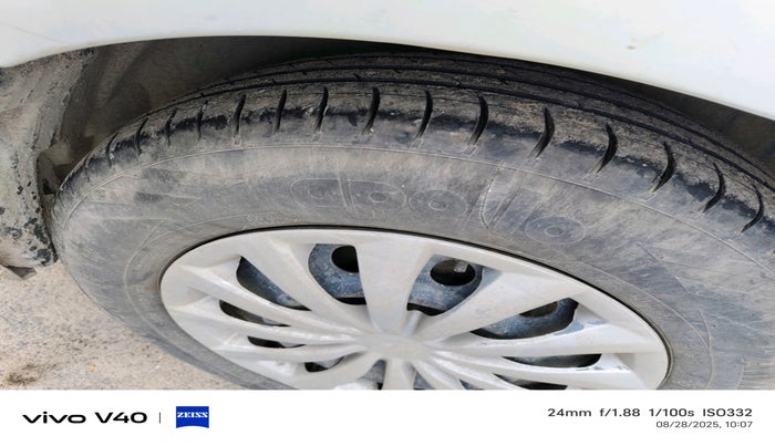 2011 Maruti Swift Dzire VXI, Petrol, Manual, 1,10,185 km, tyre