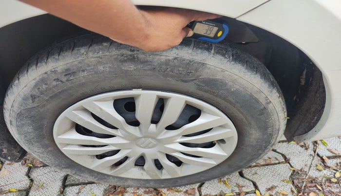 2018 Maruti Dzire VXI, Petrol, Manual, 27,425 km, tyre