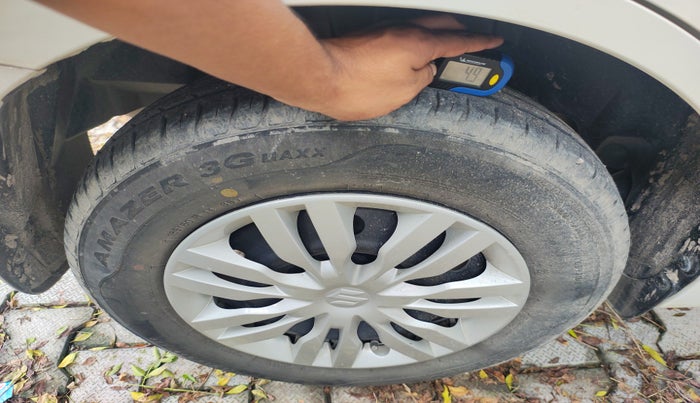 2018 Maruti Dzire VXI, Petrol, Manual, 27,425 km, tyre