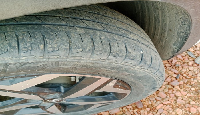 2021 Hyundai ALCAZAR PRESTIGE(O) 1.5 AT 7STR, Diesel, Automatic, 96,180 km, tyre