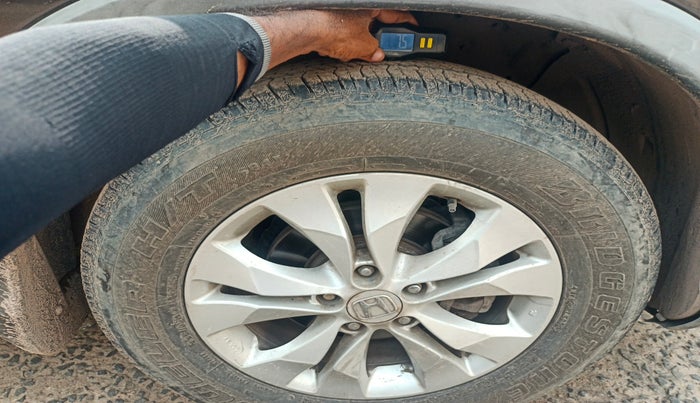 2013 Honda CRV 2.4L 2WD AT, Petrol, Automatic, 1,19,601 km, tyre