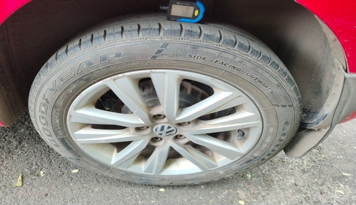 2013 Volkswagen Polo HIGHLINE1.2L, Petrol, Manual, 73,296 km, tyre