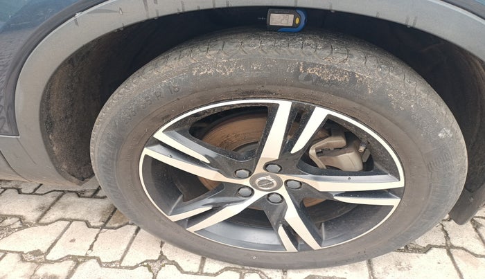 2021 Volvo XC 40 T4 R Design, Petrol, Automatic, 54,040 km, tyre