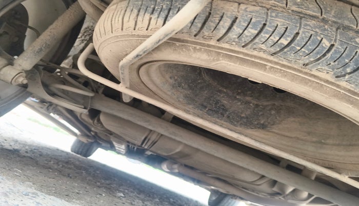 2014 Maruti Ertiga VXI CNG, Petrol, Manual, 1,20,194 km, tyre
