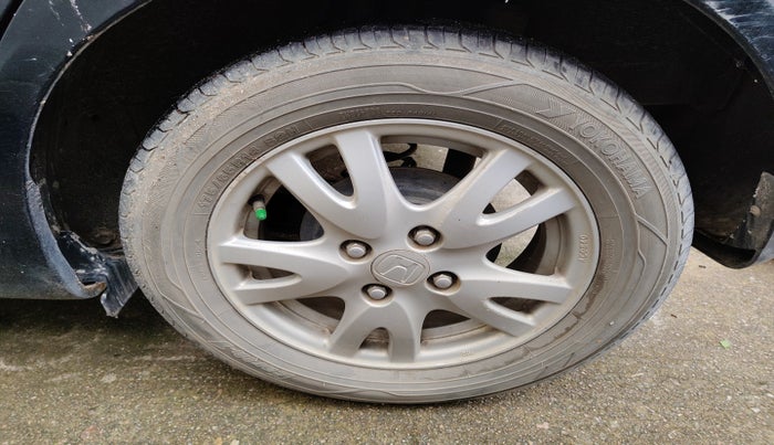 2014 Honda Brio VX AT, Petrol, Automatic, 83,336 km, tyre