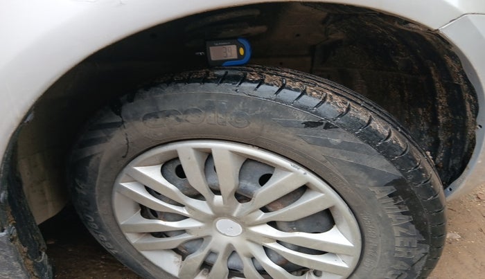 2014 Maruti Swift Dzire VDI, Diesel, Manual, 1,15,320 km, tyre