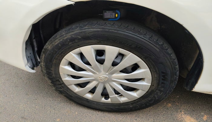 2011 Toyota Etios G, Petrol, Manual, 1,37,281 km, tyre