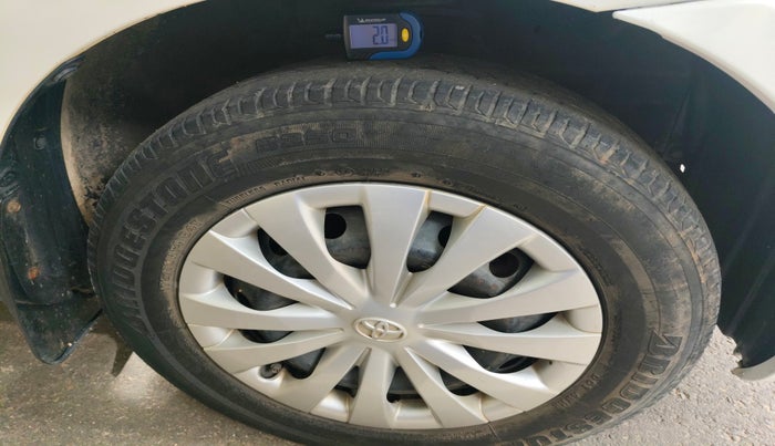 2011 Toyota Etios G, Petrol, Manual, 1,37,281 km, tyre