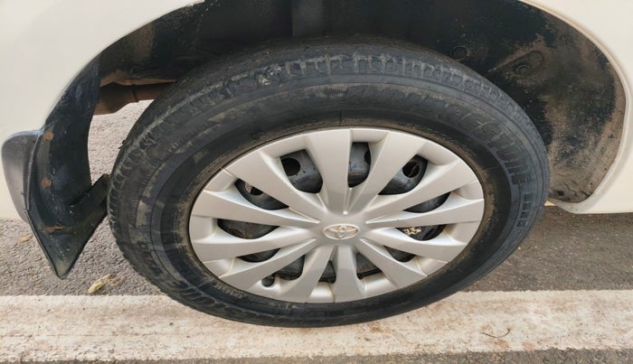 2011 Toyota Etios G, Petrol, Manual, 1,37,281 km, tyre