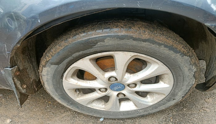 2012 Ford Fiesta Classic LXI 1.4 DIESEL, Diesel, Manual, 1,85,800 km, tyre