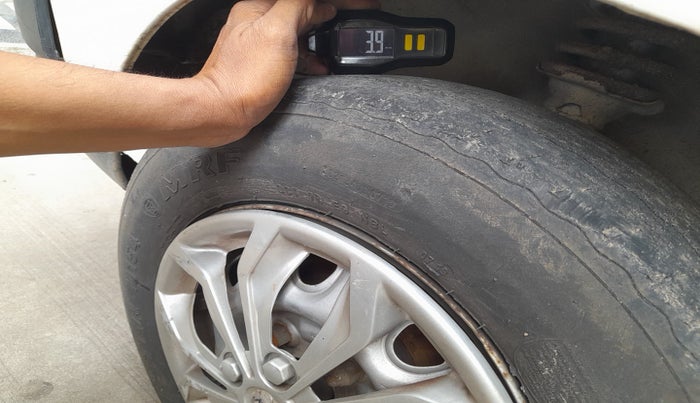 2017 Maruti Eeco 5 STR WITH A/C+HTR, Petrol, Manual, 1,23,601 km, tyre