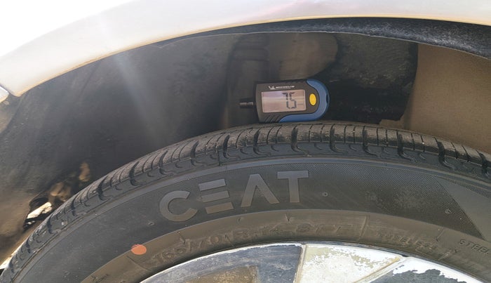 2010 Ford Figo ZXI 1.4 DIESEL, Diesel, Manual, 1,34,956 km, tyre
