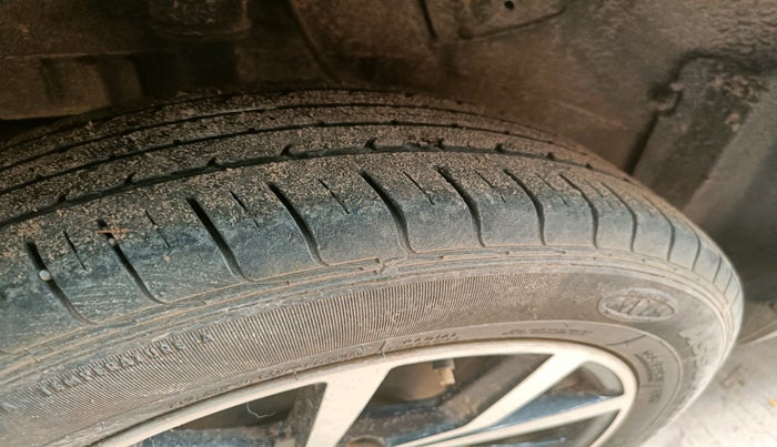 2023 Tata NEXON XE PETROL, Petrol, Manual, 61,000 km, tyre