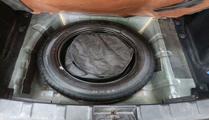 2023 Tata NEXON XE PETROL, Petrol, Manual, 61,000 km, tyre