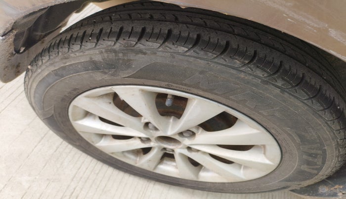 2012 Maruti Ertiga ZDI, Diesel, Manual, 81,477 km, tyre